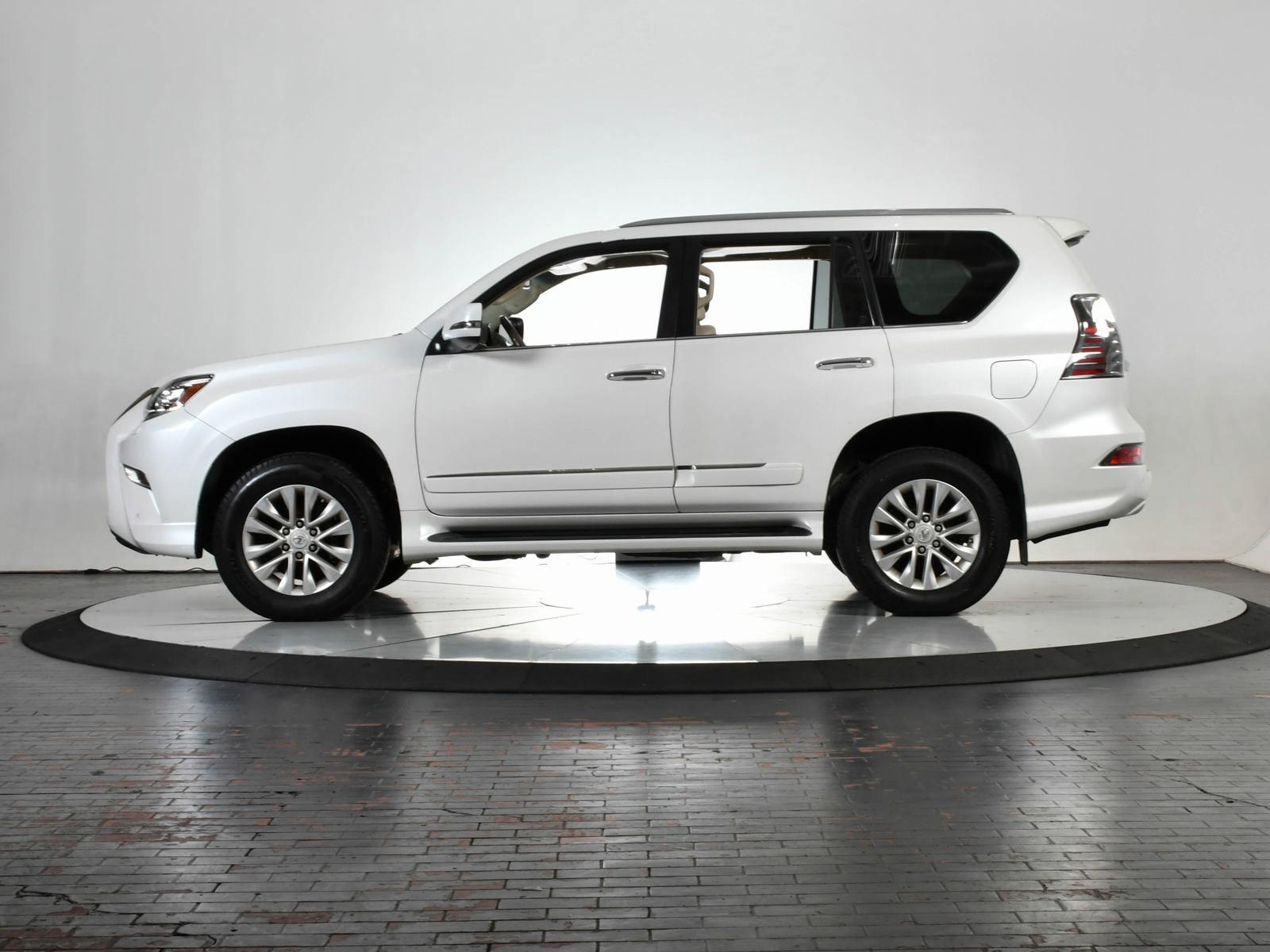 2017 Lexus GX 460 Vehicle Photo in DALLAS, TX 75235