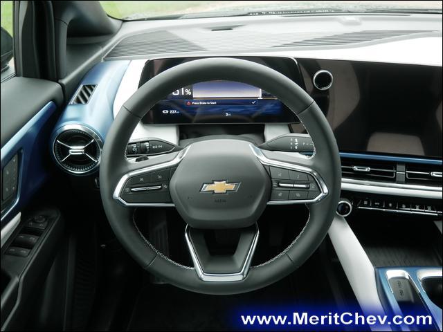 2024 Chevrolet Equinox EV Vehicle Photo in MAPLEWOOD, MN 55119-4794