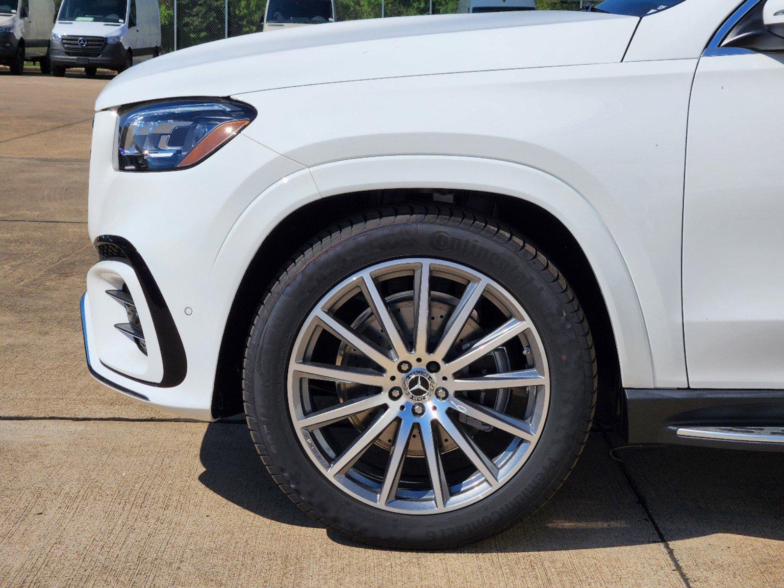 2025 Mercedes-Benz GLS Vehicle Photo in HOUSTON, TX 77079