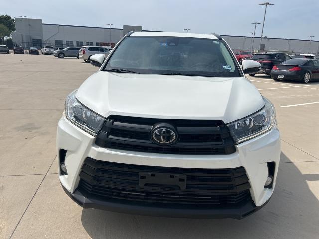 Used 2018 Toyota Highlander SE with VIN 5TDKZRFH8JS537617 for sale in Grapevine, TX