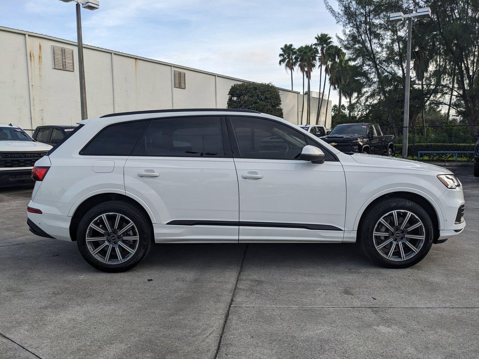 2024 Audi Q7 Vehicle Photo in MIAMI, FL 33172-3015