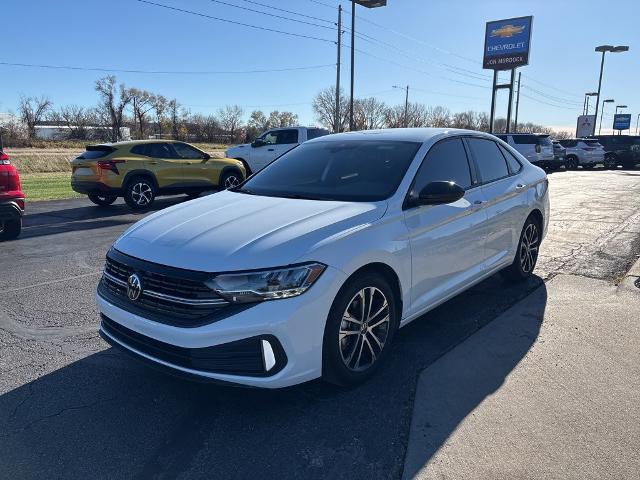 2024 Volkswagen Jetta Vehicle Photo in MANHATTAN, KS 66502-5036