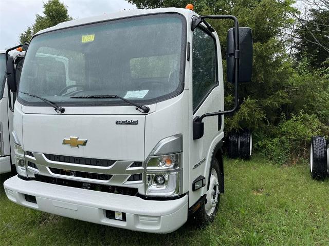 2024 Chevrolet Low Cab Forward 4500 Vehicle Photo in ALCOA, TN 37701-3235