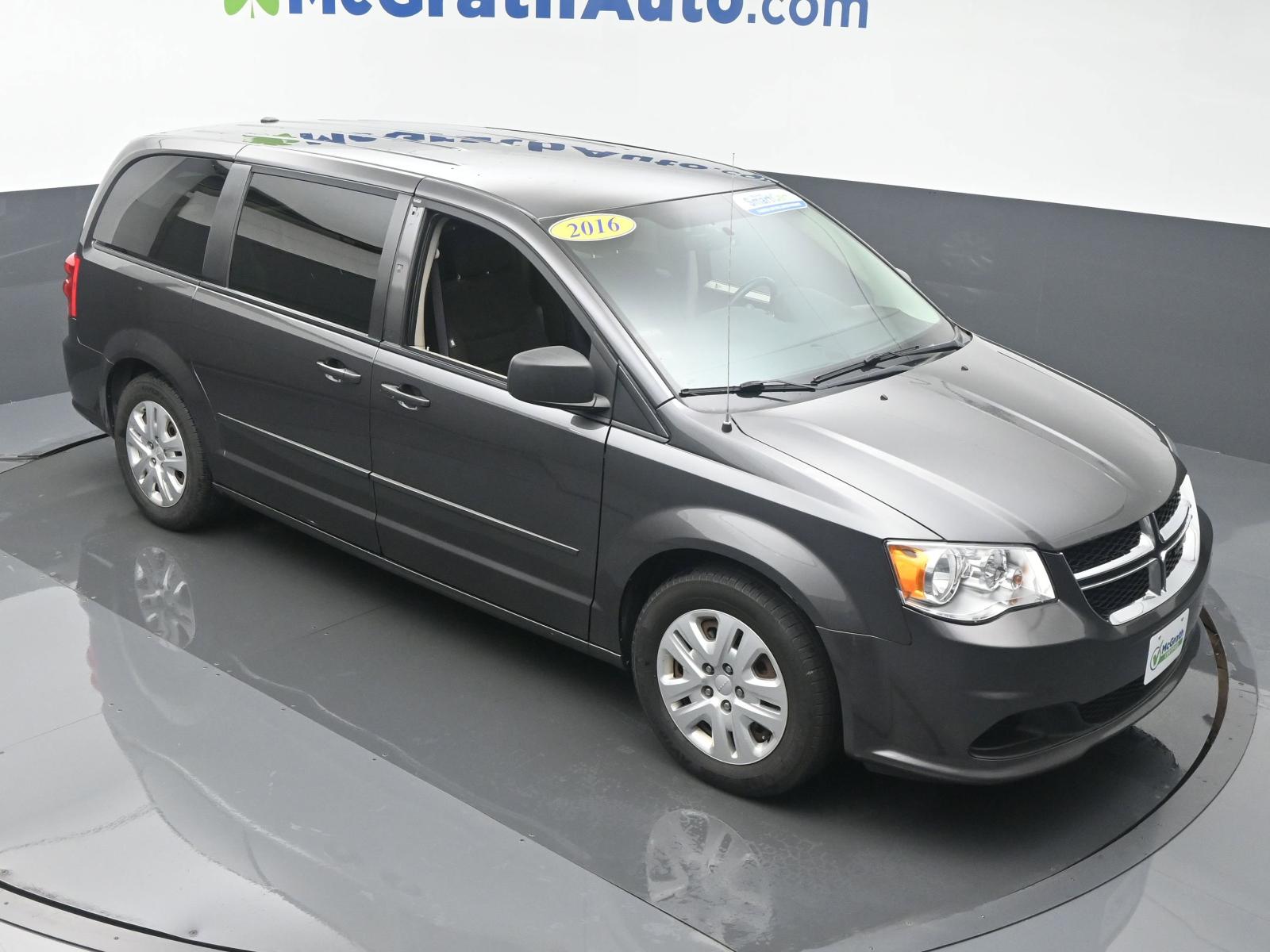 2016 Dodge Grand Caravan Vehicle Photo in Marion, IA 52302