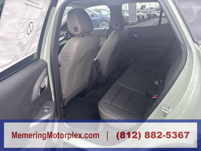 2025 Chevrolet Trax Vehicle Photo in VINCENNES, IN 47591-5519