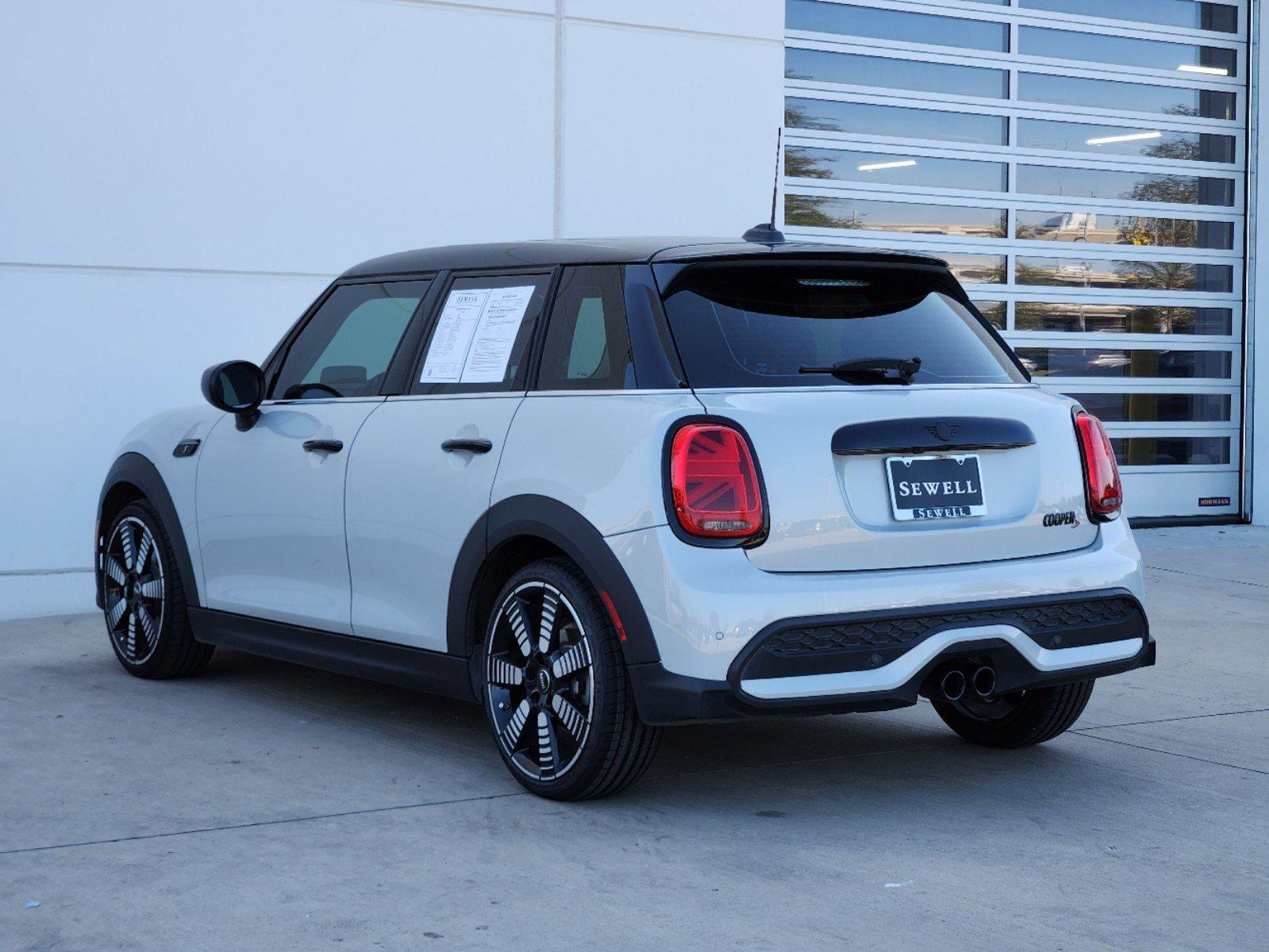 2022 MINI Cooper S Hardtop 4 Door Vehicle Photo in PLANO, TX 75024