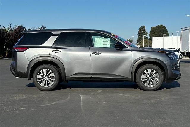 2024 Nissan Pathfinder Vehicle Photo in Salinas, CA 93907