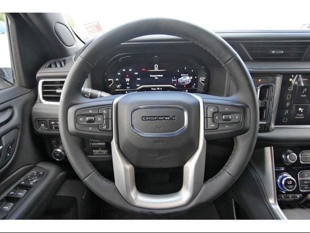 2024 GMC Yukon XL Vehicle Photo in ROSENBERG, TX 77471-5675