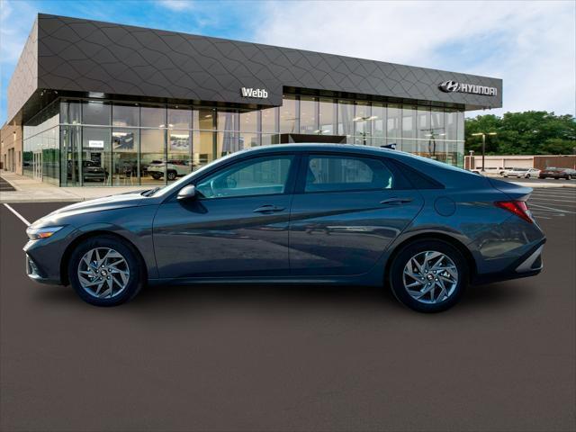 2024 Hyundai ELANTRA Vehicle Photo in Merrillville, IN 46410-5311