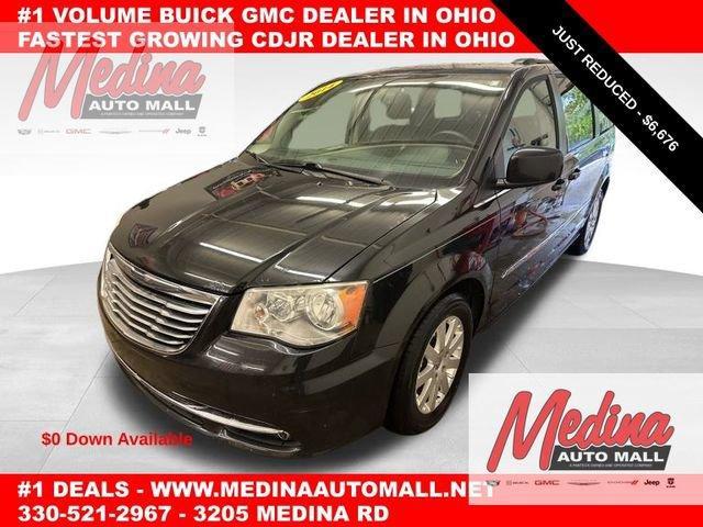 2014 Chrysler Town & Country Vehicle Photo in MEDINA, OH 44256-9631