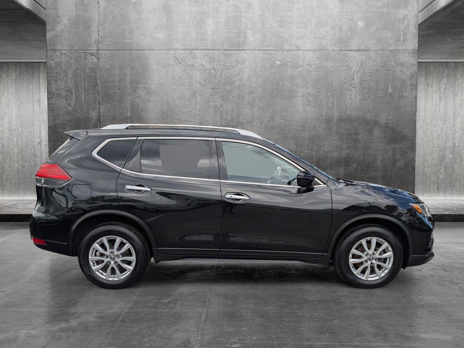 2017 Nissan Rogue Vehicle Photo in Miami, FL 33135