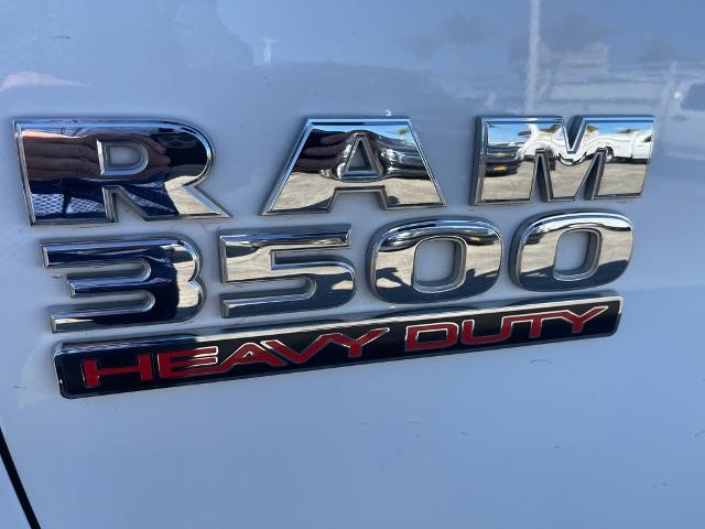 2016 Ram 3500 Vehicle Photo in VENTURA, CA 93003-8585