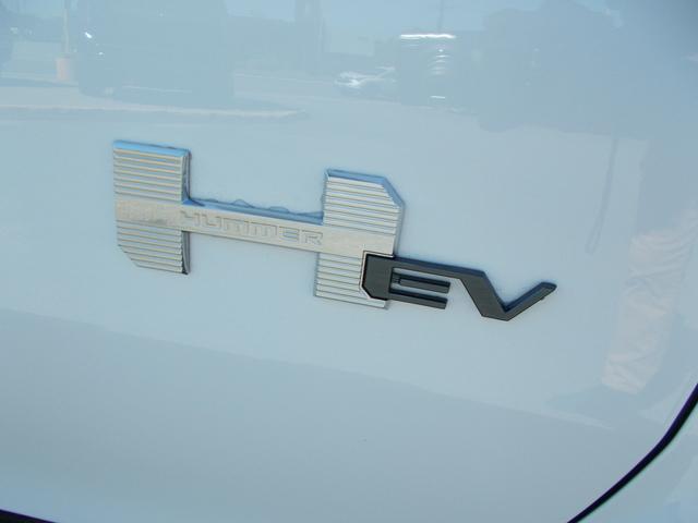 2023 GMC HUMMER EV Pickup Vehicle Photo in LOWELL, MA 01852-4336