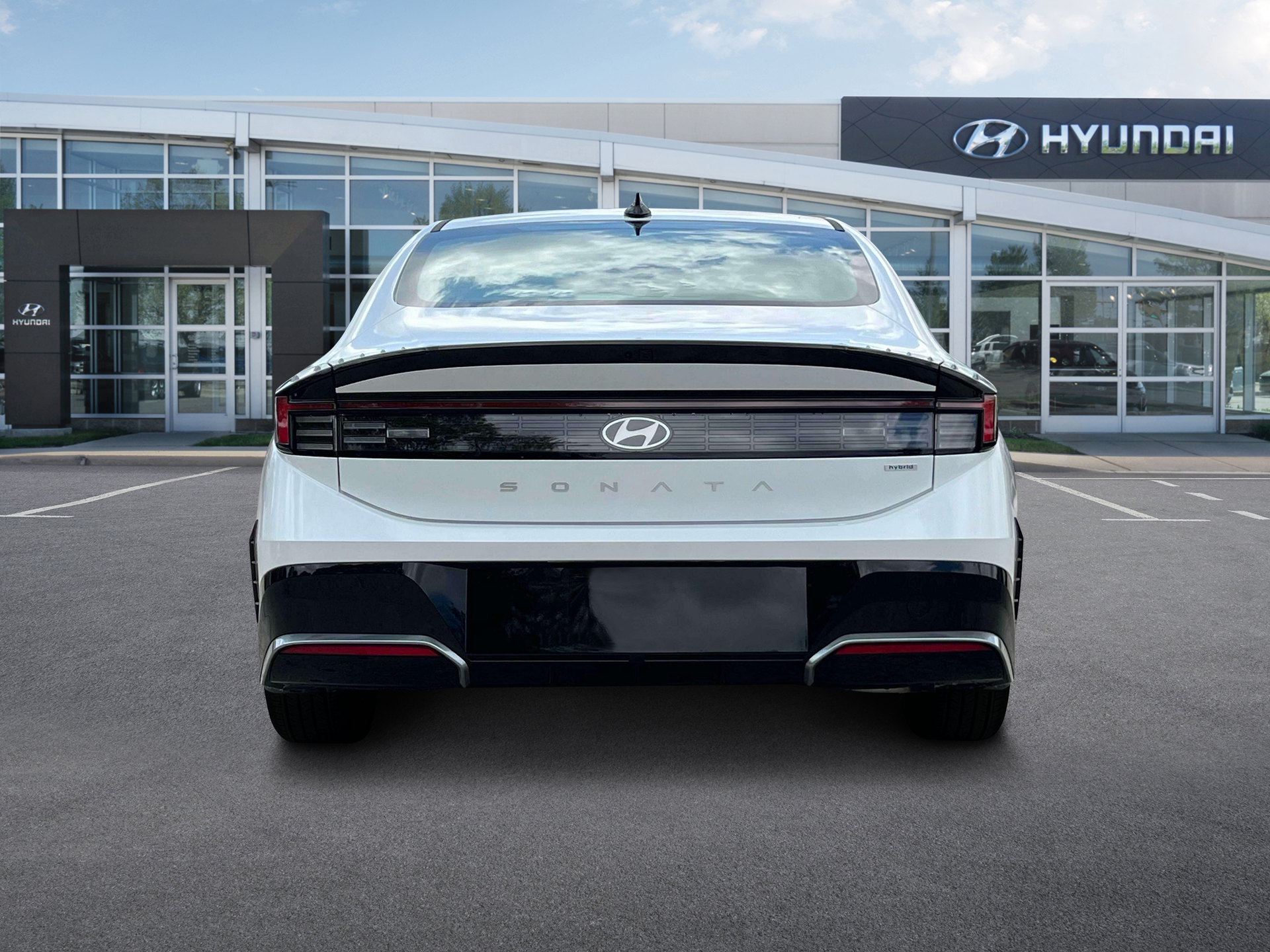 2024 Hyundai SONATA Hybrid Vehicle Photo in Greeley, CO 80634