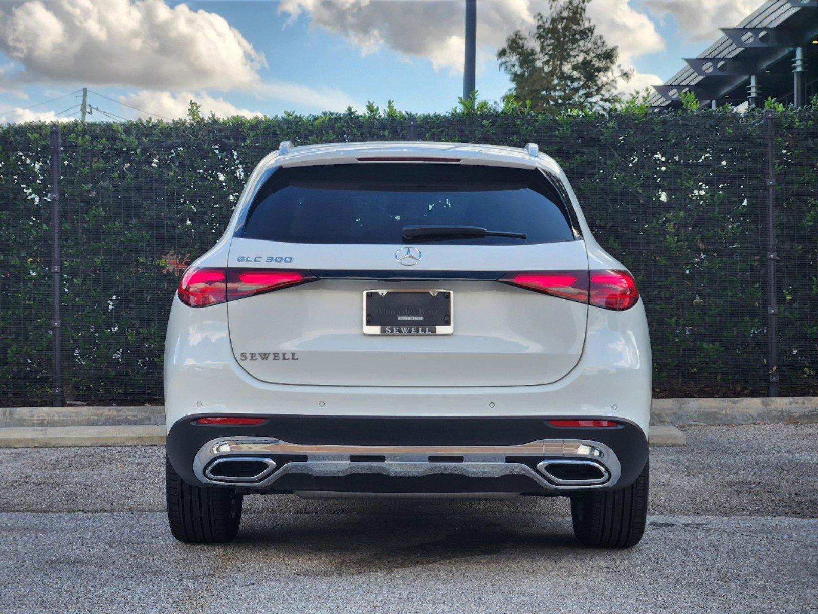 2024 Mercedes-Benz GLC Vehicle Photo in HOUSTON, TX 77079