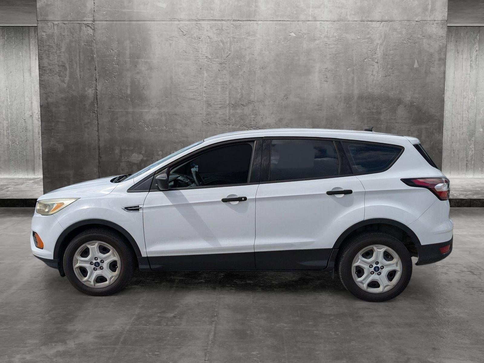 2017 Ford Escape Vehicle Photo in Miami, FL 33015