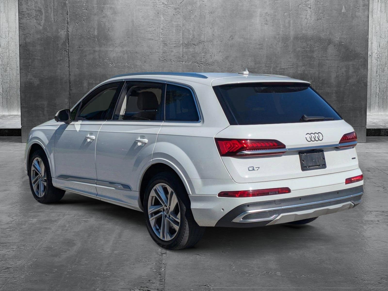 2021 Audi Q7 Vehicle Photo in Sarasota, FL 34231