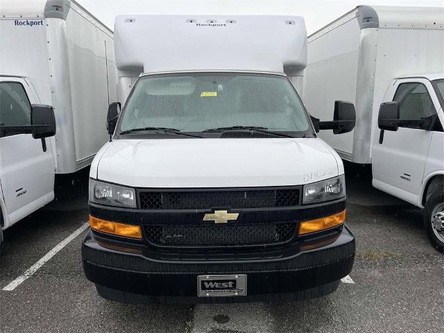 2023 Chevrolet Express Cutaway 4500 Vehicle Photo in ALCOA, TN 37701-3235