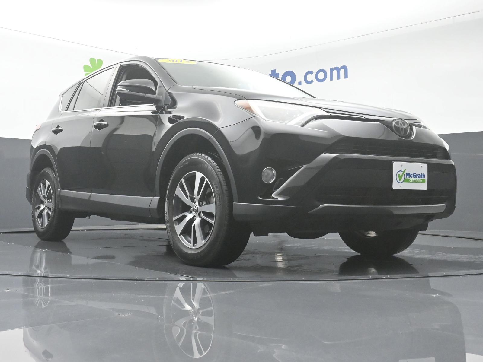 2018 Toyota RAV4 Vehicle Photo in Cedar Rapids, IA 52402