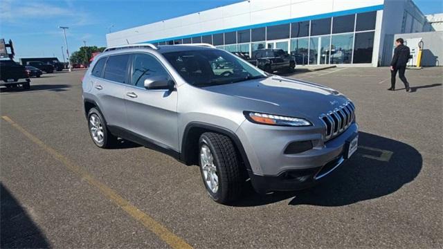 Used 2015 Jeep Cherokee Limited with VIN 1C4PJMDB4FW540195 for sale in Saint Cloud, MN