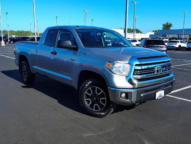 2017 Toyota Tundra 4WD Vehicle Photo in GREEN BAY, WI 54304-5303