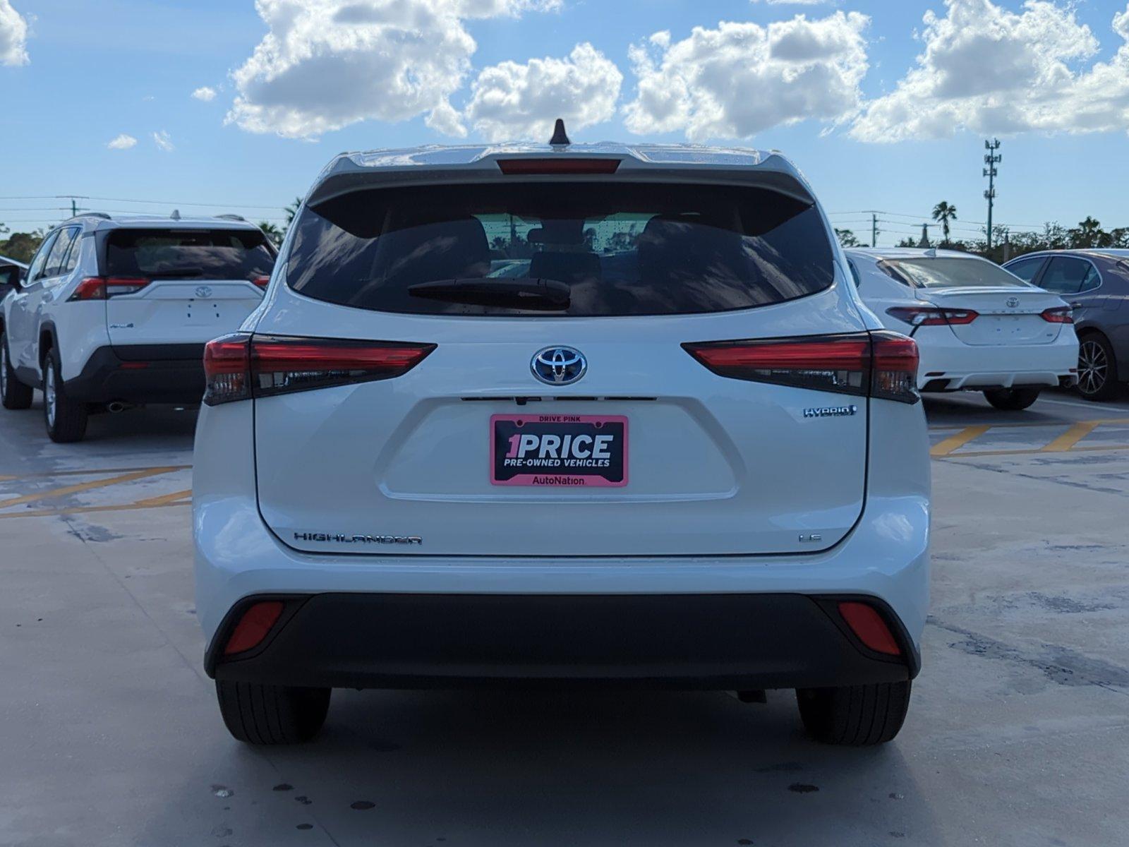 2023 Toyota Highlander Vehicle Photo in Ft. Myers, FL 33907