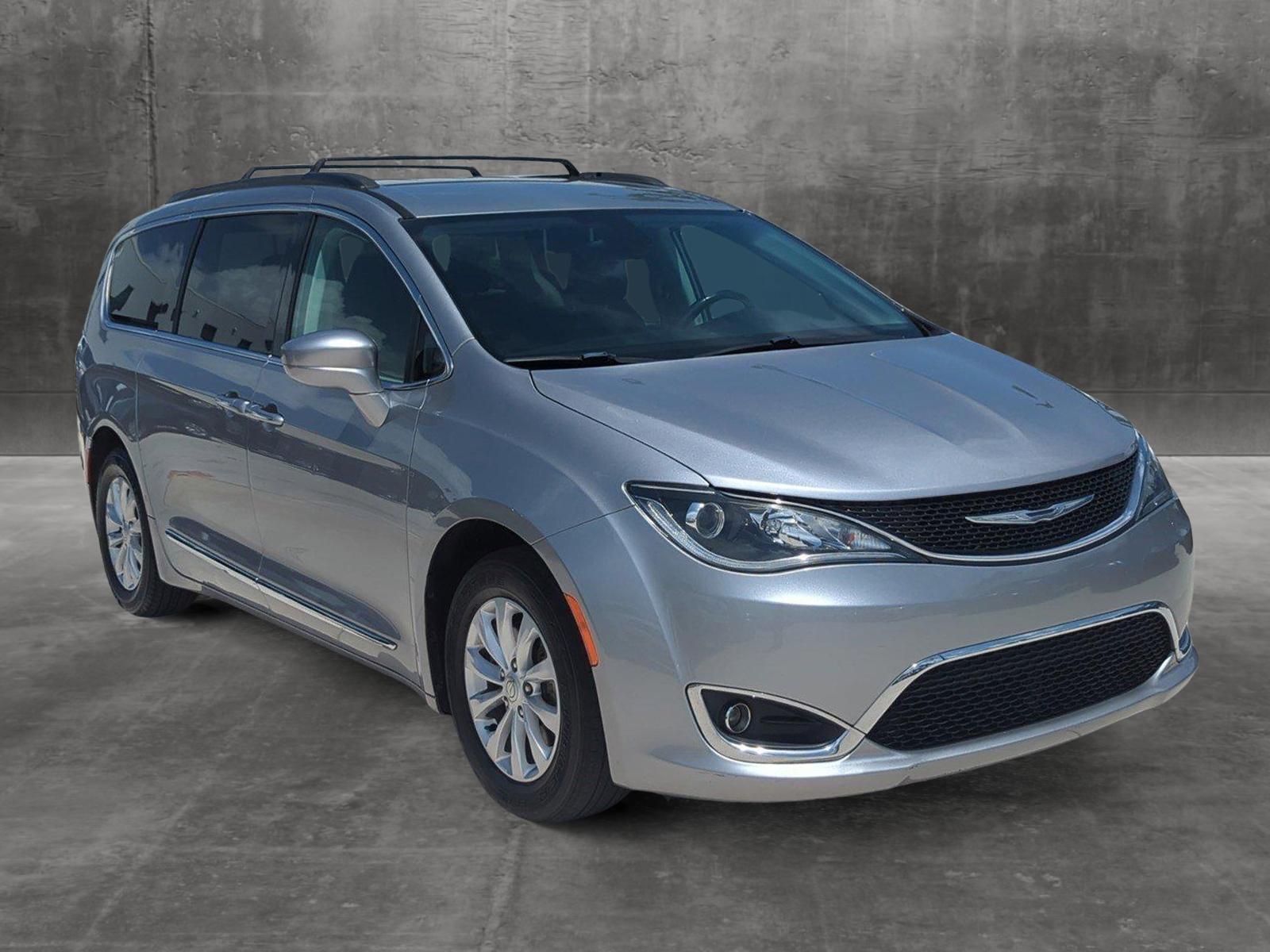 2017 Chrysler Pacifica Vehicle Photo in Pembroke Pines, FL 33027