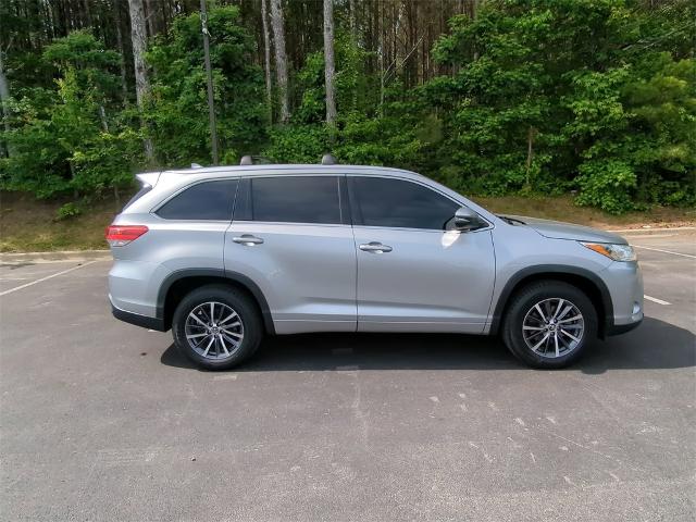 2017 Toyota Highlander Vehicle Photo in ALBERTVILLE, AL 35950-0246