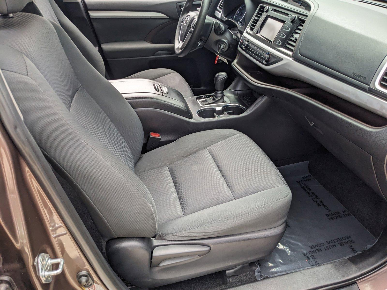 2019 Toyota Highlander Vehicle Photo in Miami, FL 33135