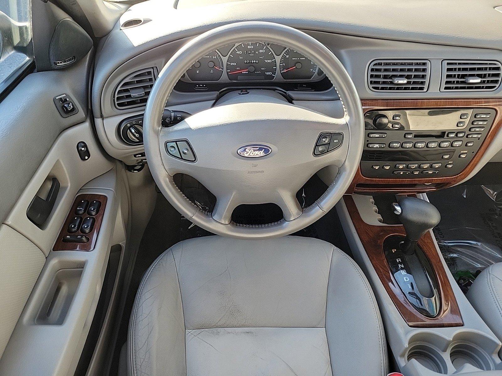 2003 Ford Taurus Vehicle Photo in Saint Charles, IL 60174