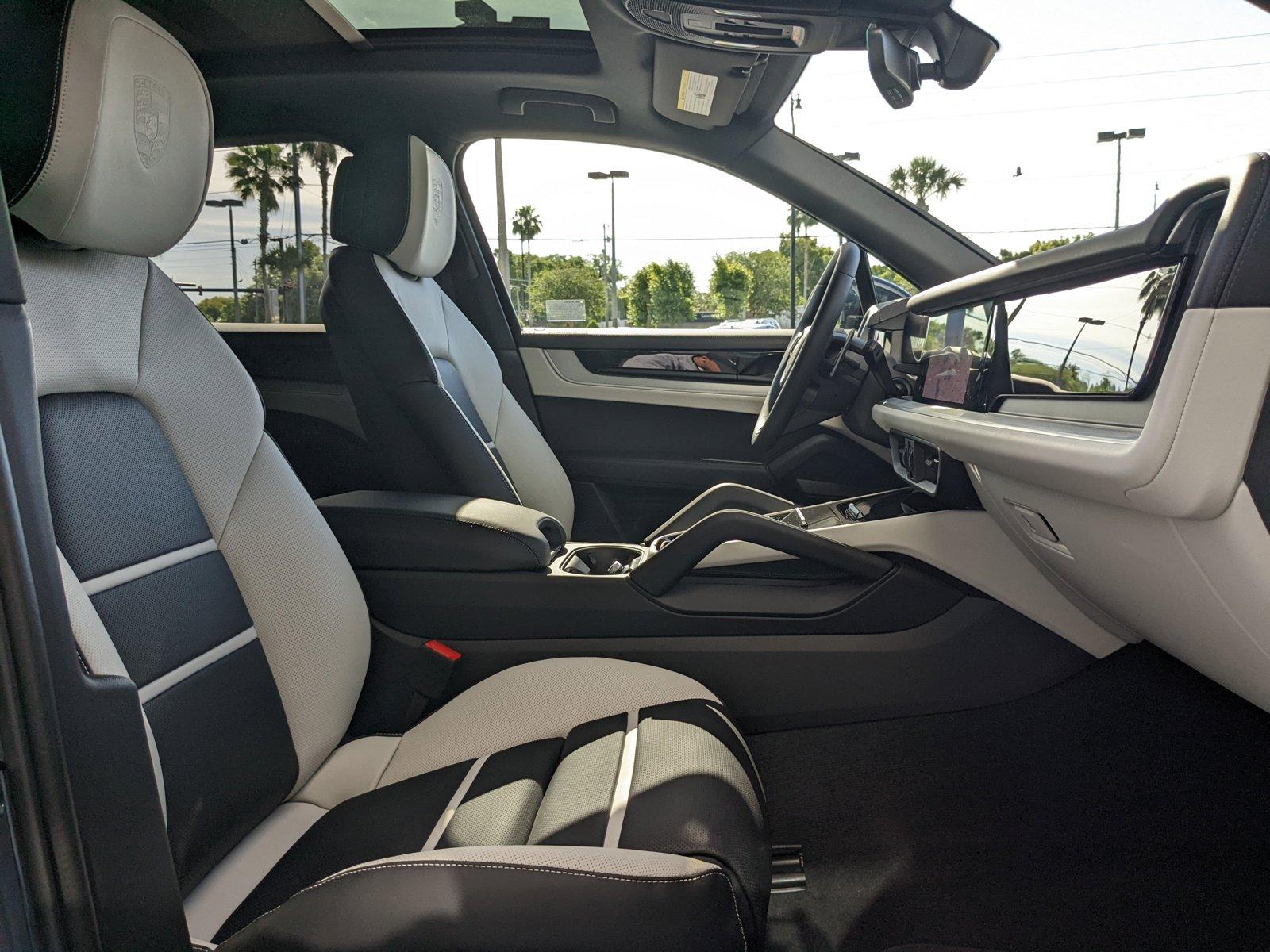 2024 Porsche Cayenne Vehicle Photo in Maitland, FL 32751