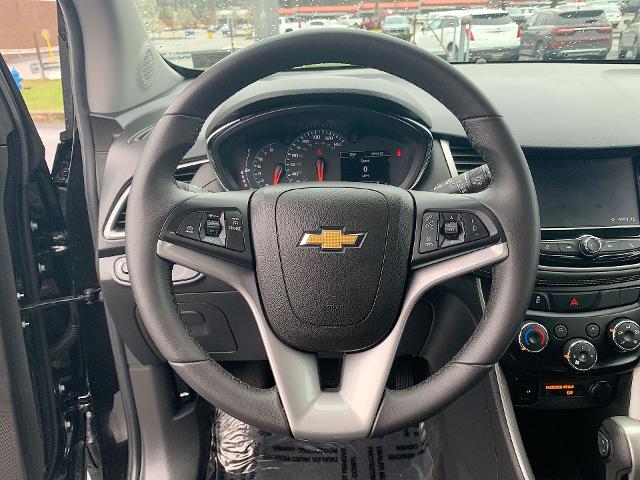 2021 Chevrolet Trax Vehicle Photo in MOON TOWNSHIP, PA 15108-2571