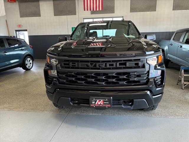 Used 2022 Chevrolet Silverado 1500 Custom with VIN 3GCPDCED0NG629096 for sale in Plymouth, WI