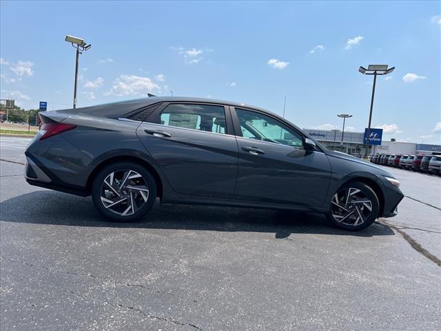 2024 Hyundai ELANTRA Vehicle Photo in O'Fallon, IL 62269