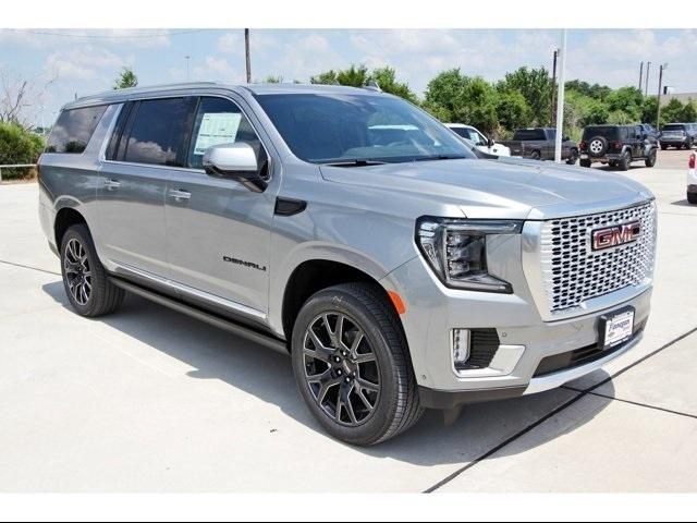 2024 GMC Yukon XL Vehicle Photo in ROSENBERG, TX 77471-5675