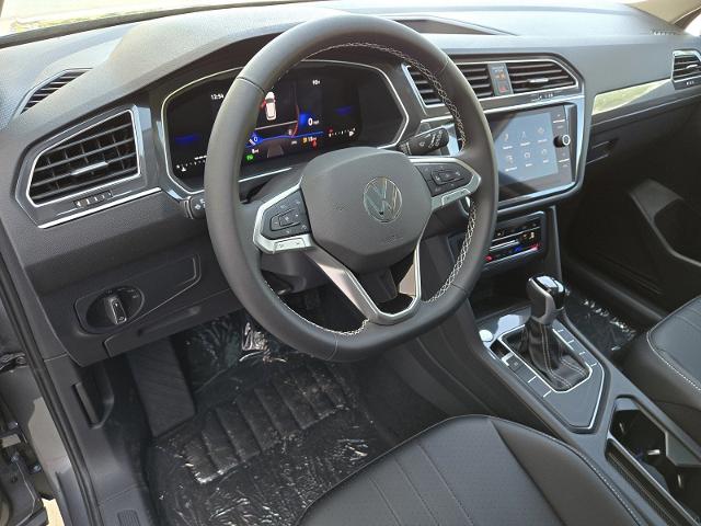 2024 Volkswagen Tiguan Vehicle Photo in Weatherford, TX 76087