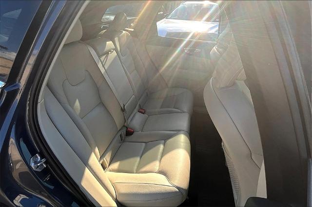 2022 Volvo XC60 Vehicle Photo in Houston, TX 77007