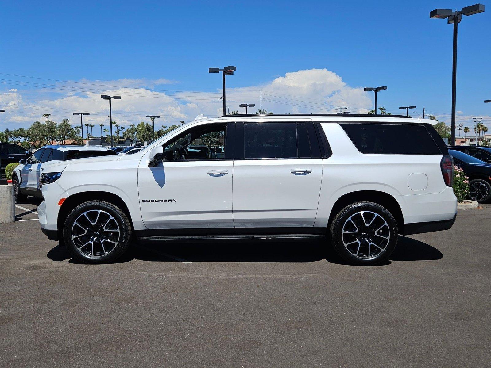 2024 Chevrolet Suburban Vehicle Photo in PEORIA, AZ 85382-3715