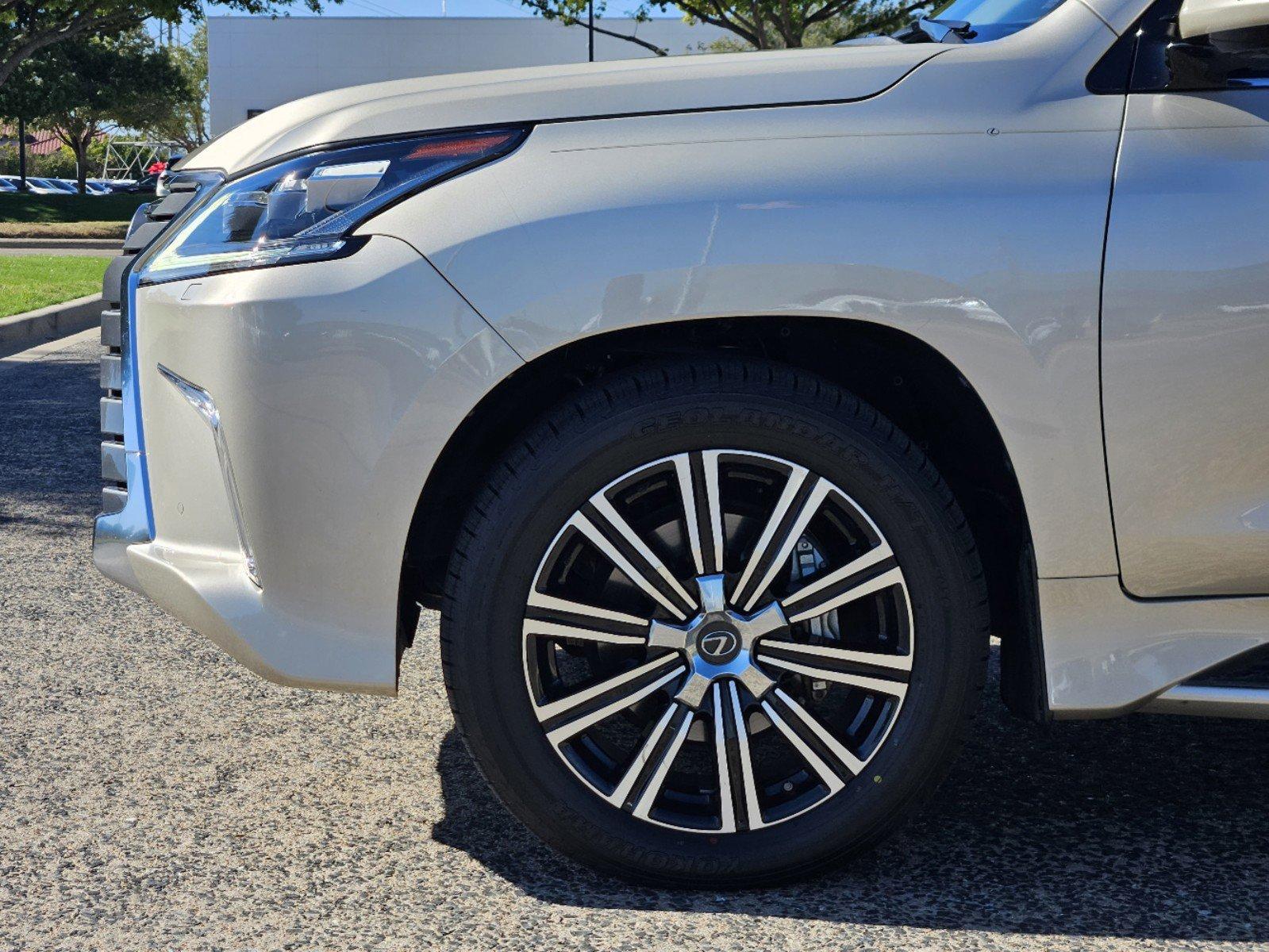 2019 Lexus LX 570 Vehicle Photo in FORT WORTH, TX 76132