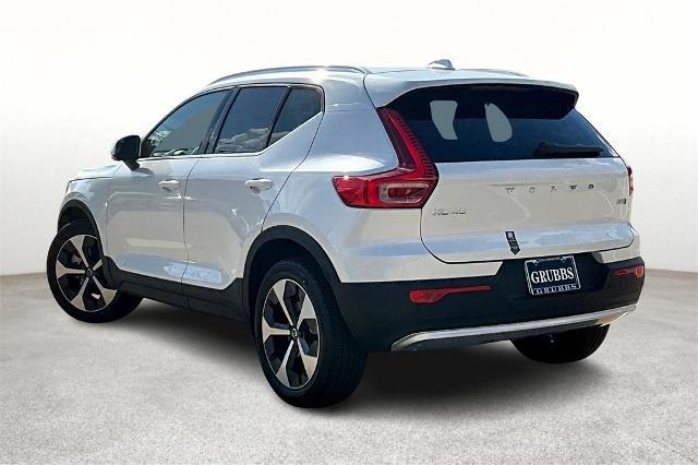 2025 Volvo XC40 Vehicle Photo in Houston, TX 77007