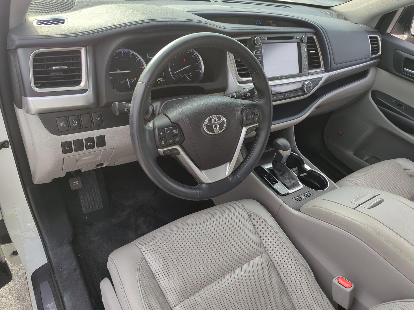 2018 Toyota Highlander Vehicle Photo in Ft. Myers, FL 33907