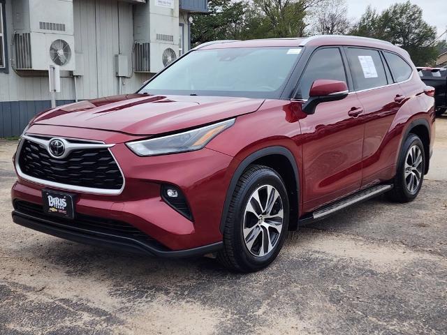 2022 Toyota Highlander Vehicle Photo in PARIS, TX 75460-2116