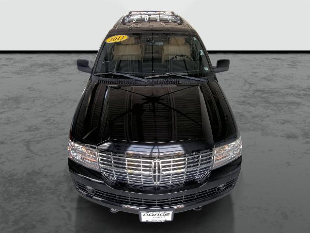 2011 Lincoln Navigator Vehicle Photo in WENTZVILLE, MO 63385-1017