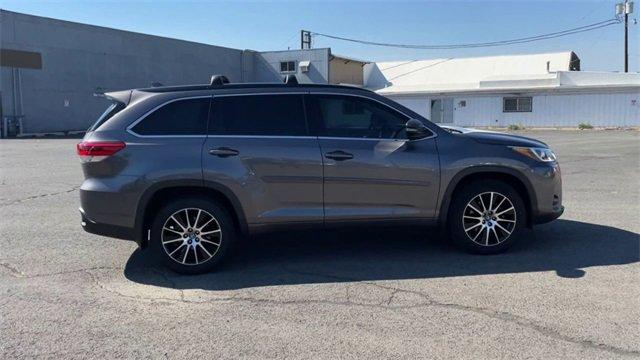 2018 Toyota Highlander Vehicle Photo in BEND, OR 97701-5133