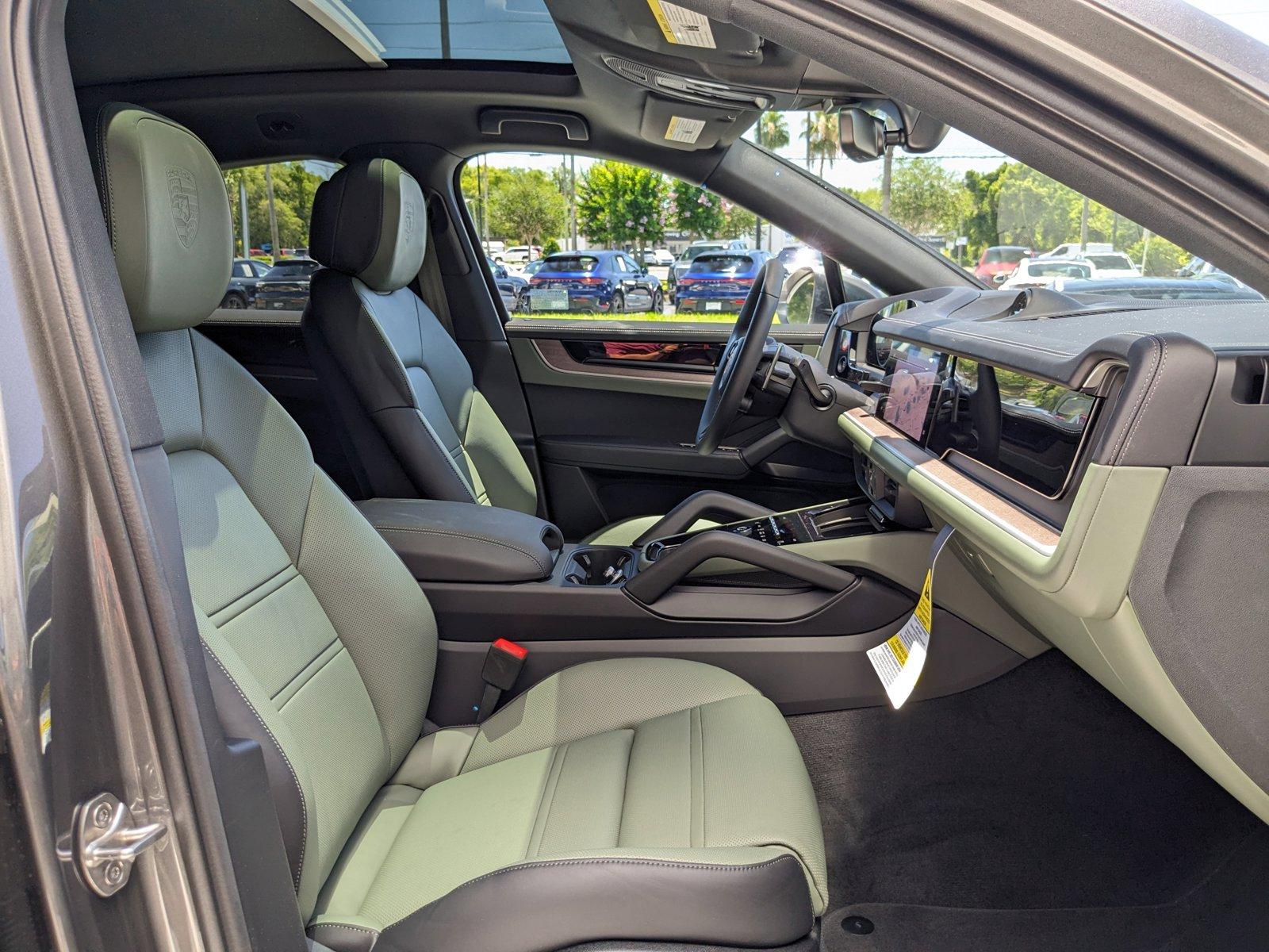 2024 Porsche Cayenne Vehicle Photo in Maitland, FL 32751