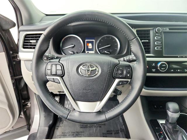 2019 Toyota Highlander Vehicle Photo in Grapevine, TX 76051