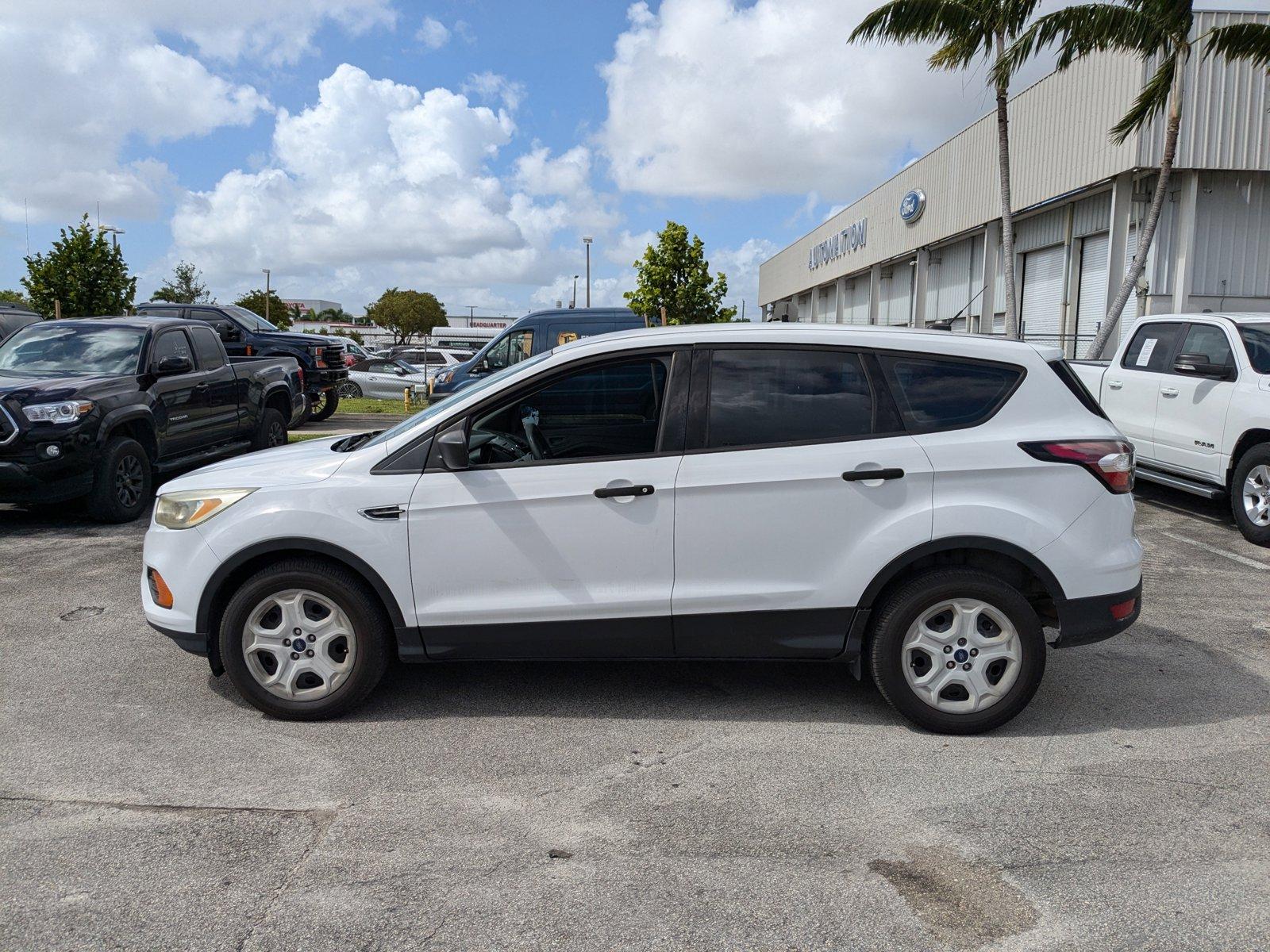 2017 Ford Escape Vehicle Photo in Miami, FL 33015