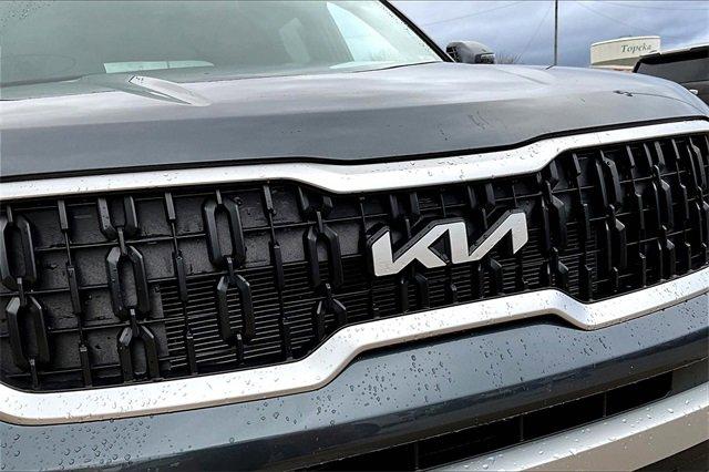 2024 Kia Telluride Vehicle Photo in TOPEKA, KS 66609-0000