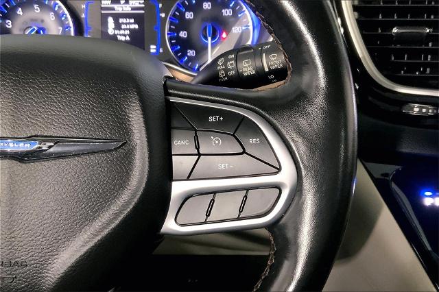 2019 Chrysler Pacifica Vehicle Photo in Lees Summit, MO 64086