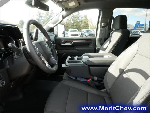 2025 Chevrolet Silverado 3500 HD Vehicle Photo in MAPLEWOOD, MN 55119-4794